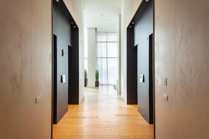 Oַ&O Group- Luxury Apt Tower Best Sea View Бат-Ям Экстерьер фото
