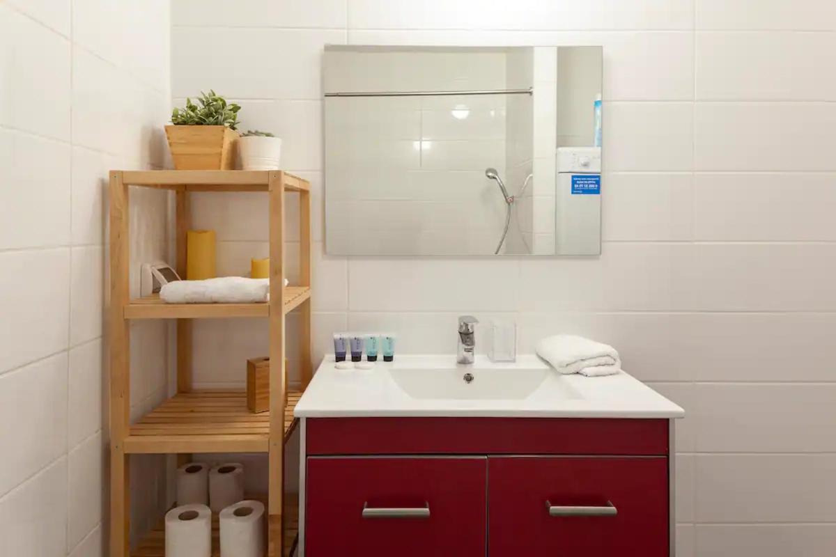 Oַ&O Group- Luxury Apt Tower Best Sea View Бат-Ям Экстерьер фото