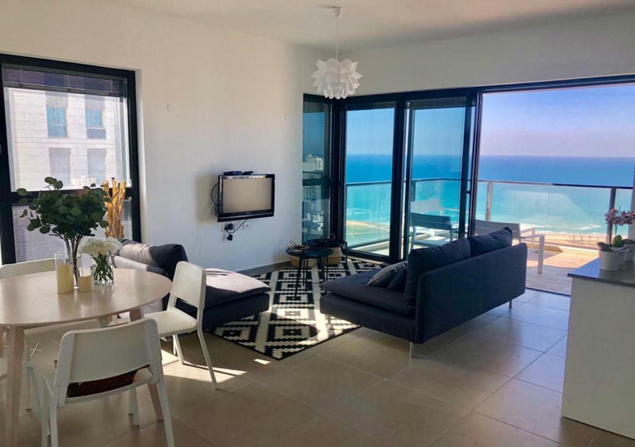 Oַ&O Group- Luxury Apt Tower Best Sea View Бат-Ям Экстерьер фото