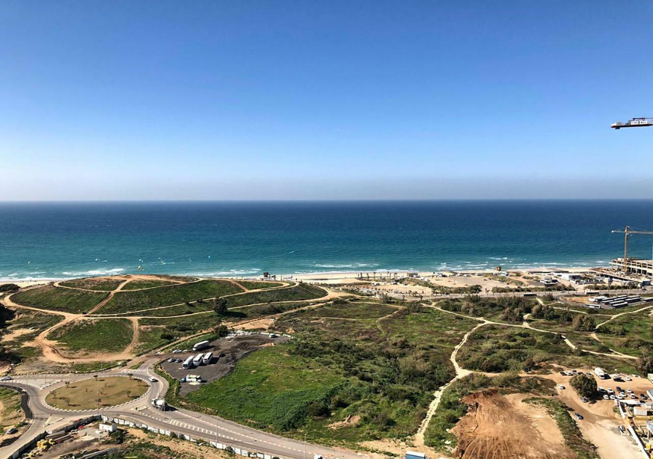 Oַ&O Group- Luxury Apt Tower Best Sea View Бат-Ям Экстерьер фото