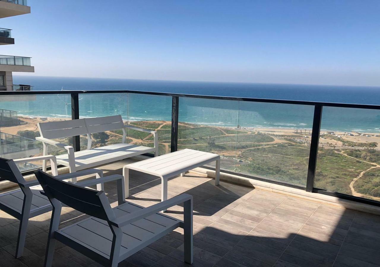 Oַ&O Group- Luxury Apt Tower Best Sea View Бат-Ям Экстерьер фото