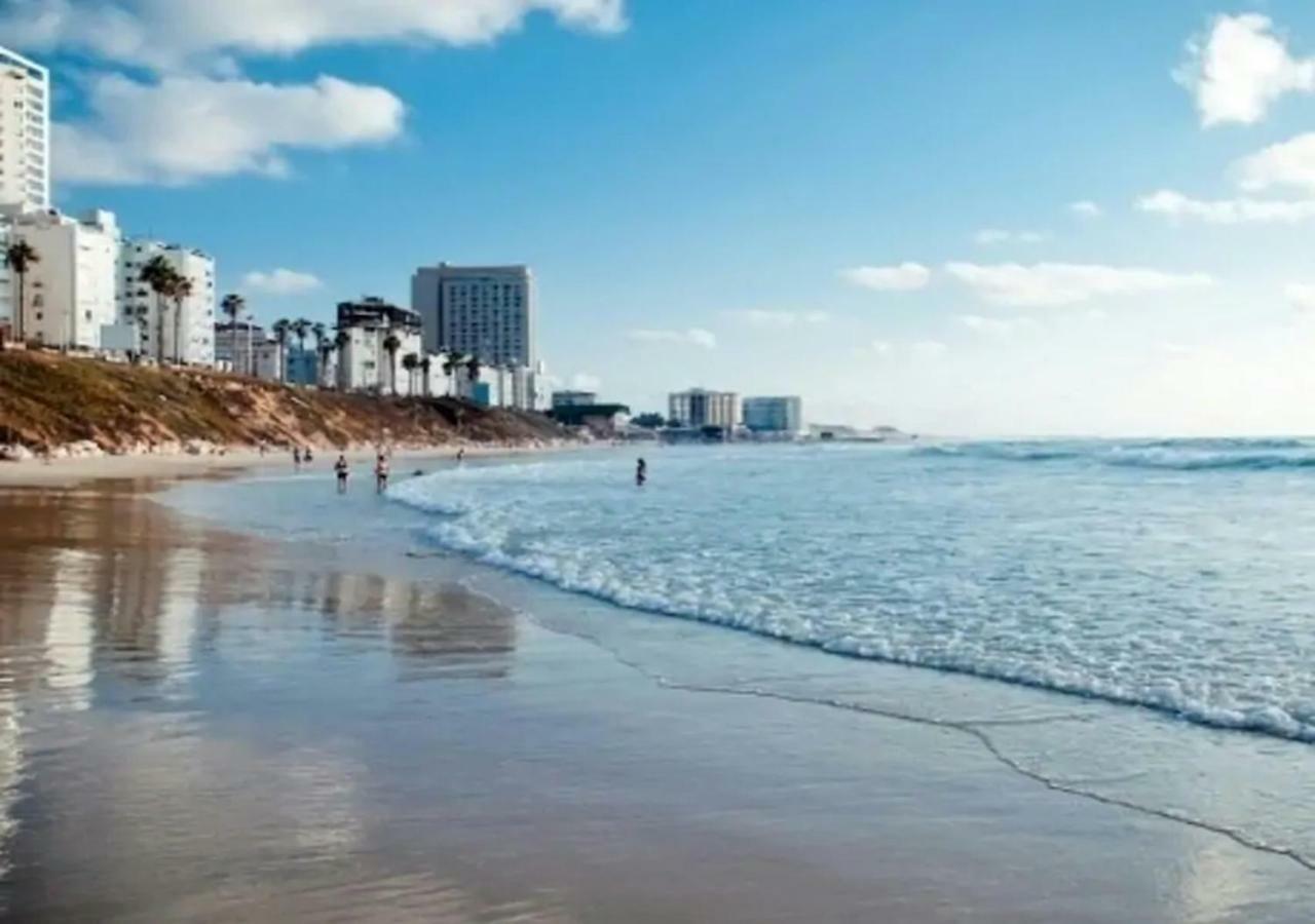 Oַ&O Group- Luxury Apt Tower Best Sea View Бат-Ям Экстерьер фото